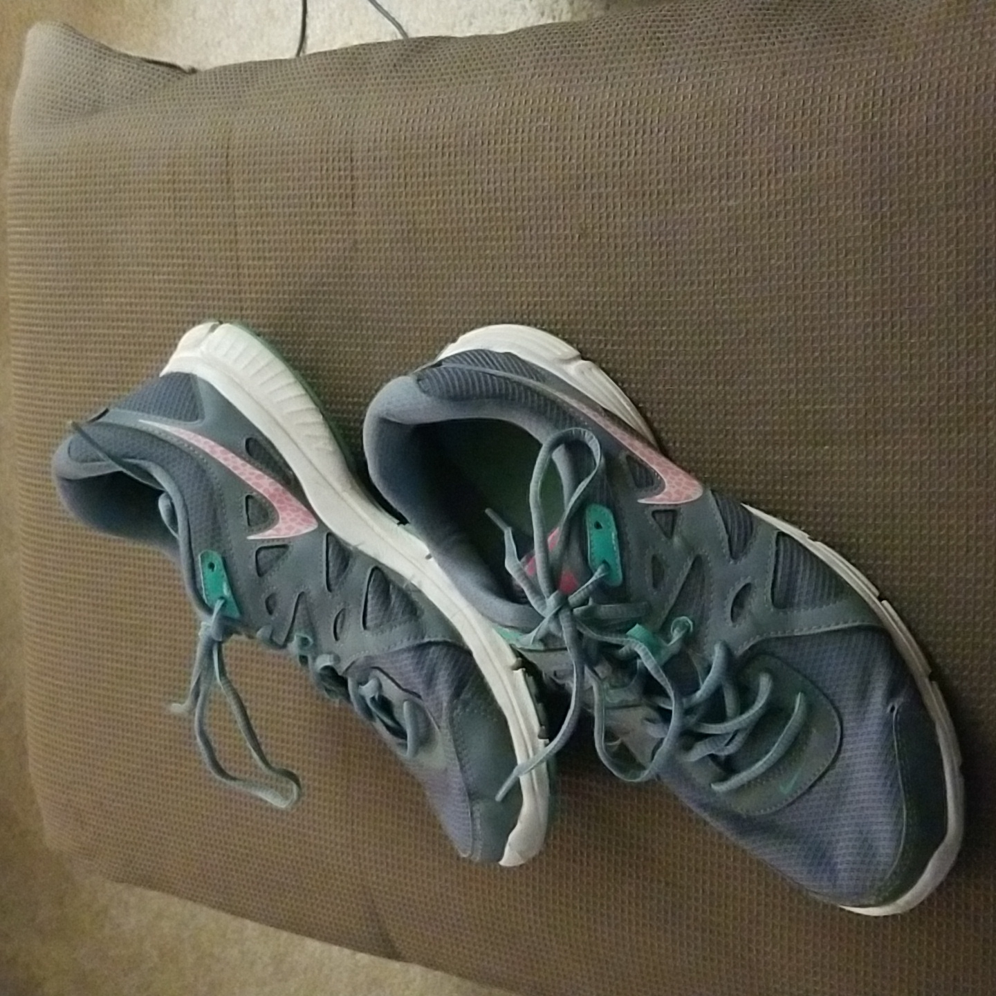 Womens Nike Revolution 2 Size 11 Sneakers